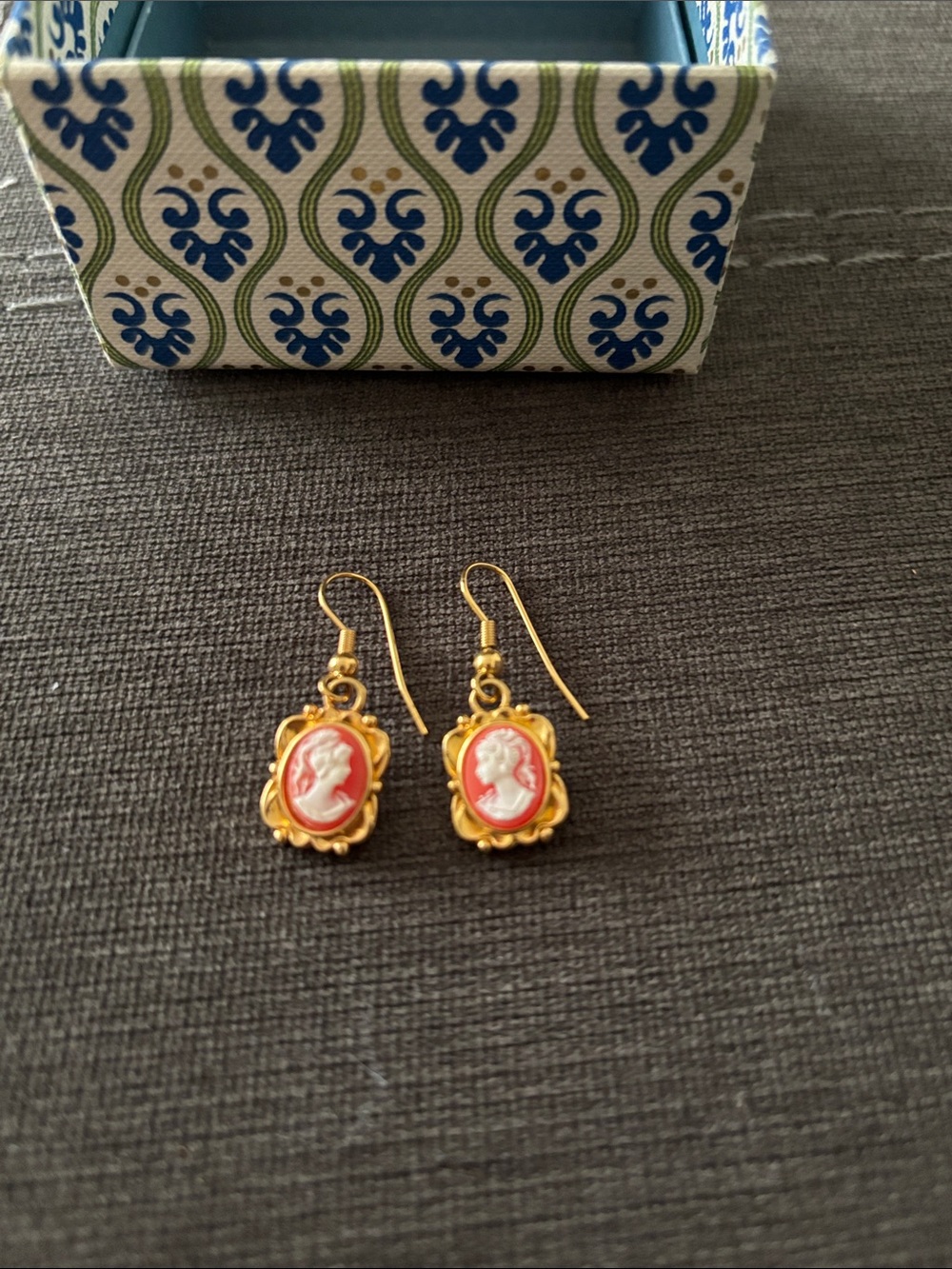 Source Unknown Gold-Tone Coral and Ivory Cameo Drop Earrings